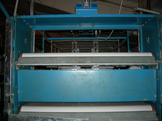 Фото 3. Клеточное оборудование для выращивания родительского стада кур-несушек ОКБП