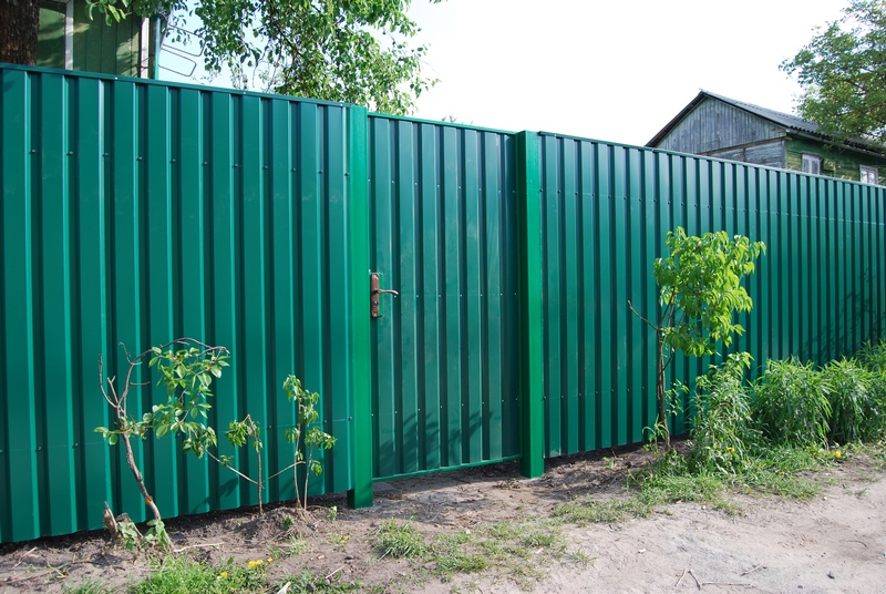 Фото 6. Забор из профнастила с установкой под ключ в Запорожье