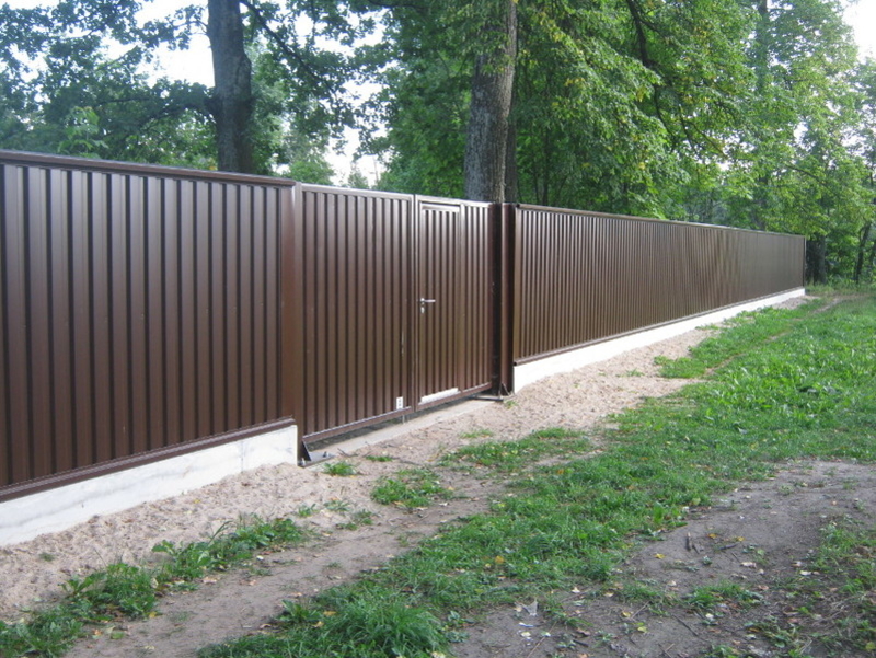 Фото 7. Забор из профнастила с установкой под ключ в Запорожье