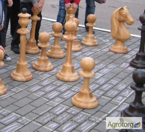 Фото 2. Шахматные фигуры для улицы