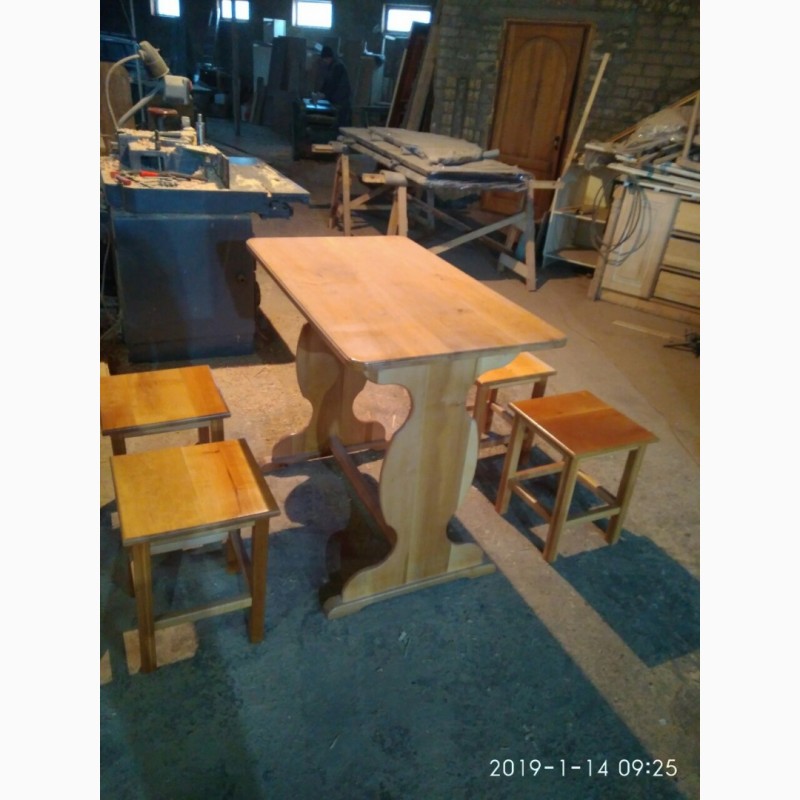 Фото 2. Стол деревянный