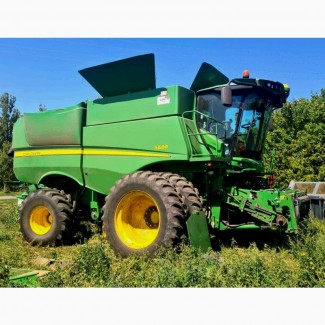 Комбайн зернозбиральний John Deere S680