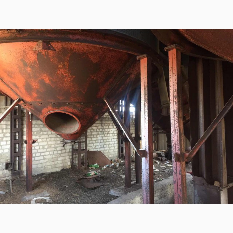 Фото 5. ОБВ 25 бункер вентилируемый для охлаждения зерна