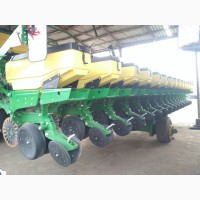 Продам сеялку John Deere 1745