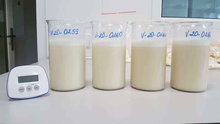 Замінник цільного молока для телят з 7 дня без сої виробник Литва