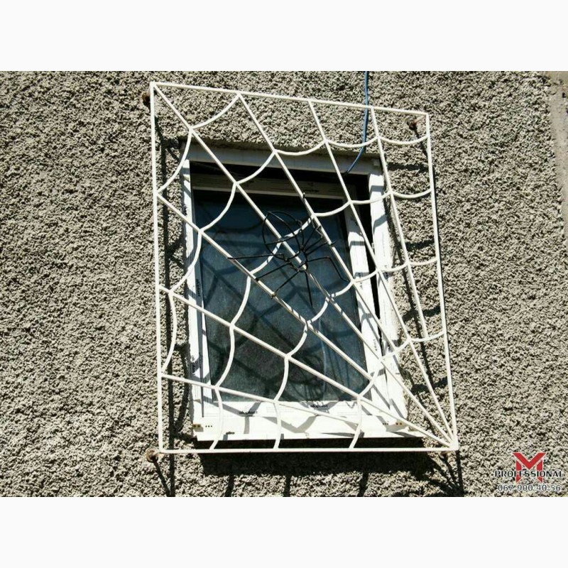 Фото 4. Стационарные решетки Prof на окна