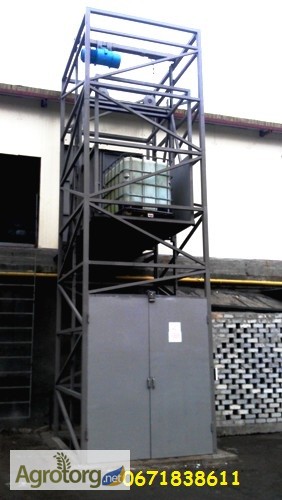 Фото 10. Подъемник консольный в металлокаркасной шахте. Клетьевой подъёмник снаружи здания. МОНТАЖ
