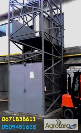 Фото 5. Подъемник консольный в металлокаркасной шахте. Клетьевой подъёмник снаружи здания. МОНТАЖ
