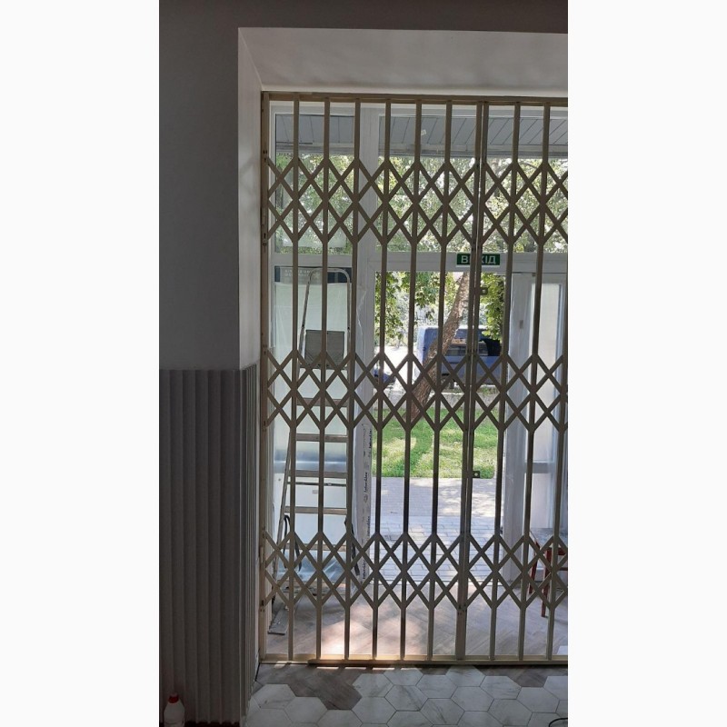 Фото 19. Раздвижные решетки металлические на двери, окна, балконы витрины Производство и установкa
