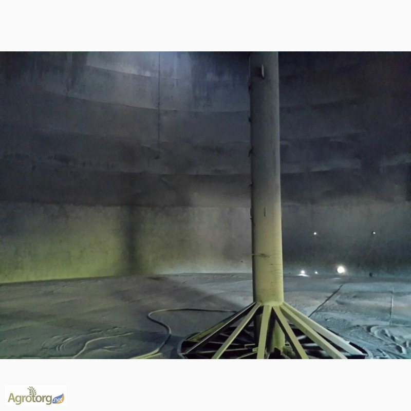 Фото 3. Избавление от донных отложений в резервуарах стальных вертикальных тип РВС 400-10 000куб